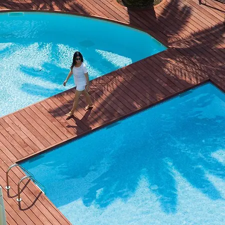 Neho Croisette Hotell 4*